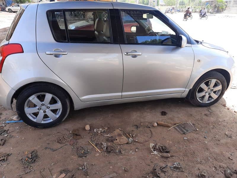 Family used car Suzuki Swift DLX 1.3 Silver 2010 4