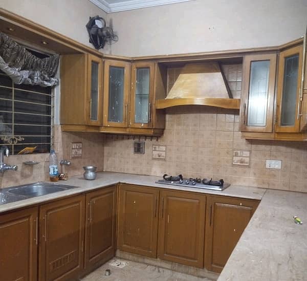 A Great Choice For A 10 Marla House Available In Johar Town Phase 1 - Block E2 7