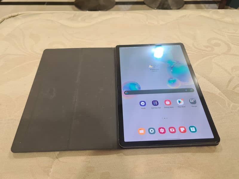 Samsung Tab S6. Super smooth 128gb and 12gb ram 2