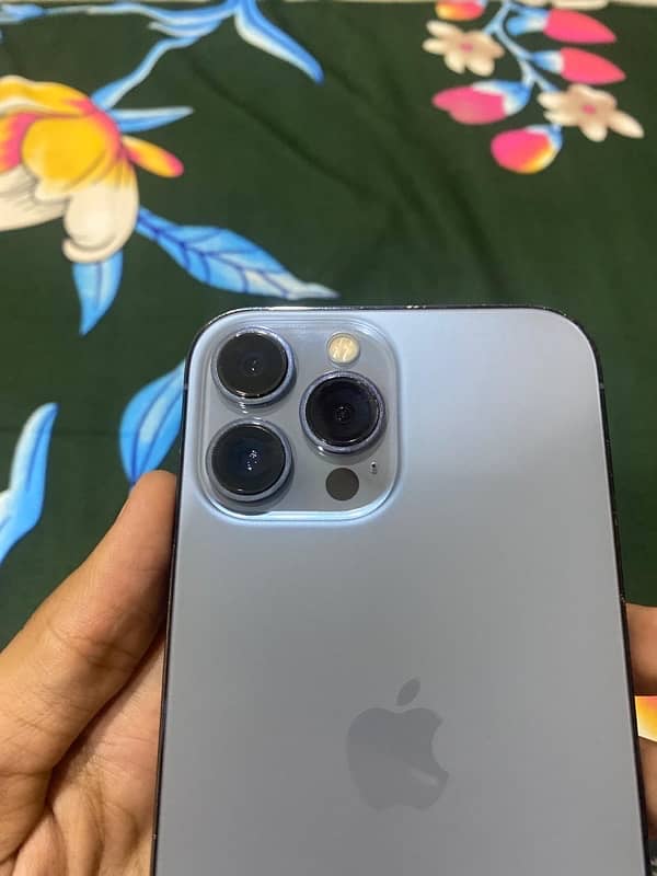 Iphone 13 pro max Sierra Blue 3