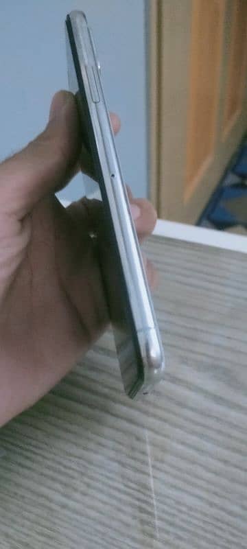 IPHONE X 64GB NON PTA 3