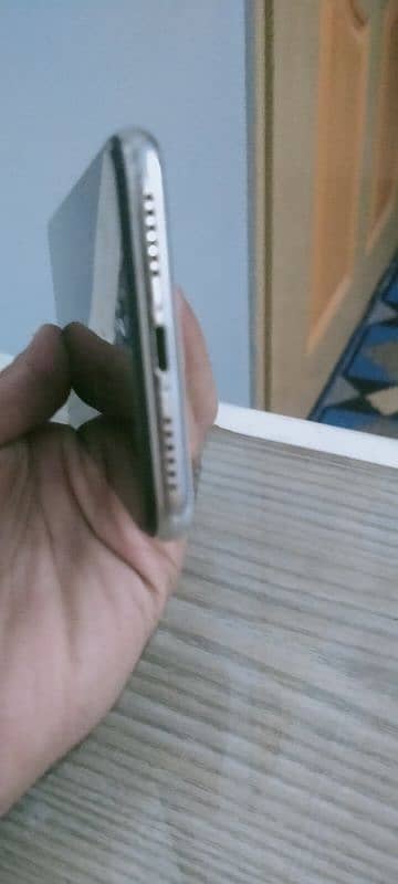 IPHONE X 64GB NON PTA 4