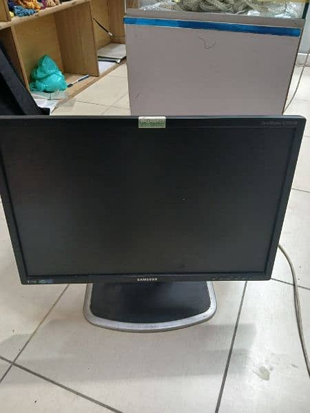 Samsung 18 inch Lcd for sale 0