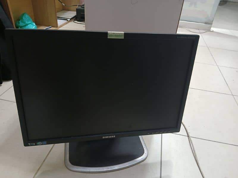 Samsung 18 inch Lcd for sale 5