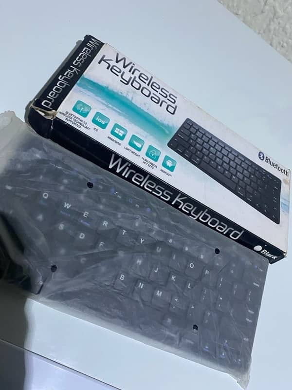 wirless keyboard for ios and android new box pack 4