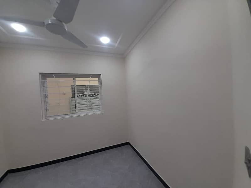 2.5 Marla House For Sale In Kainat Society 30