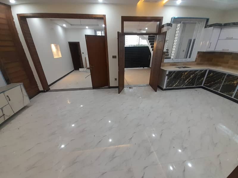 Ideal 5 Marla Double House Available In Kainat Society 9