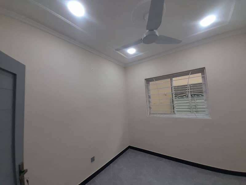 Ideal 5 Marla Double House Available In Kainat Society 21