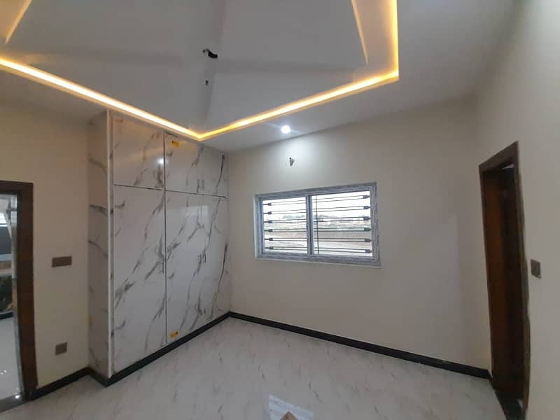 Ideal 5 Marla Double House Available In Kainat Society 34