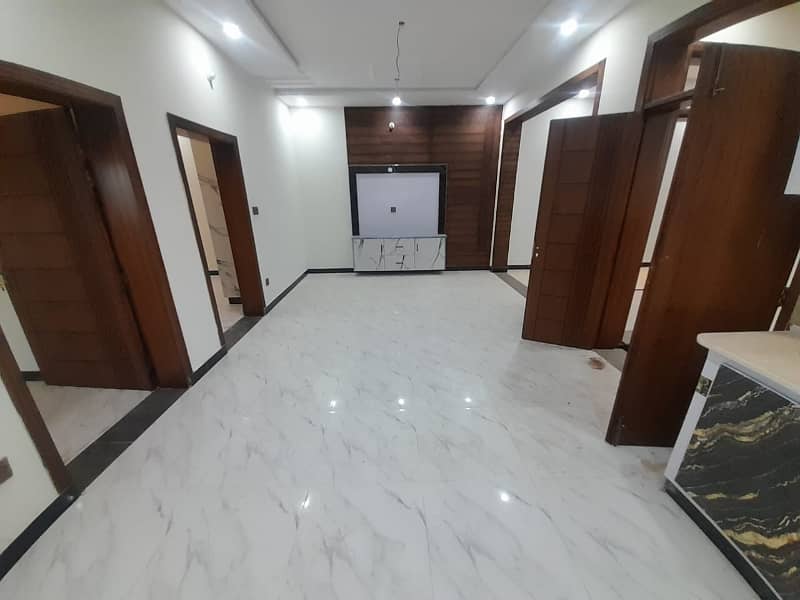 Ideal 5 Marla Double House Available In Kainat Society 37