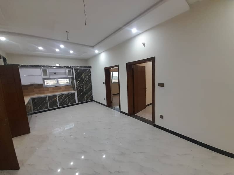 Ideal 5 Marla Double House Available In Kainat Society 43