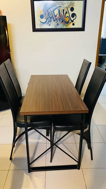 Dining Table with 4 Chairs 0