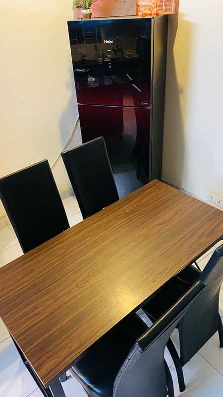 Dining Table with 4 Chairs 1