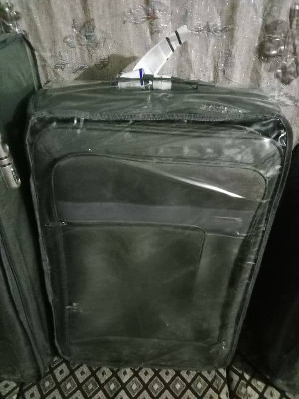 leguage bags, trolley bages set for sale urgent 4