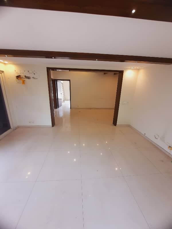 2Knaal upper portion Sprat gate 2bed available for rent in dha phase 3 2