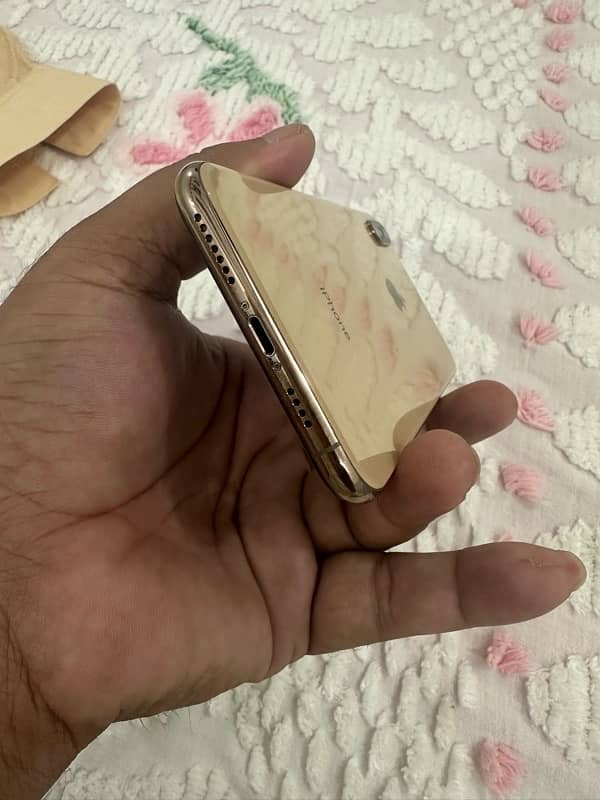 I phone x max 64 GB  non pta factory unlock 10/9 exchange available 1