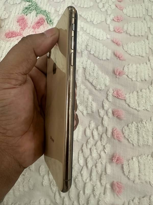 I phone x max 64 GB  non pta factory unlock 10/9 exchange available 3