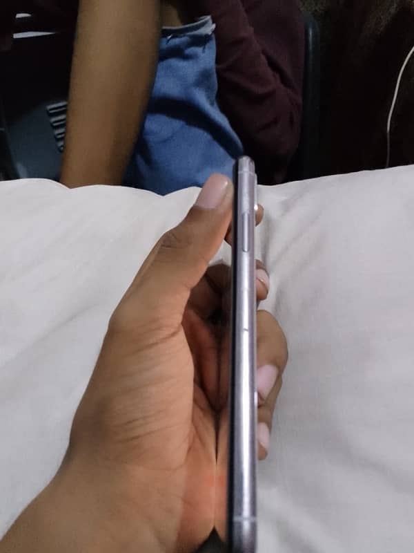 iPhone X  white colour non pta 64gb 3