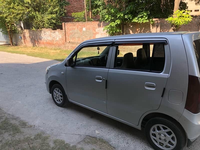 Suzuki Wagon R 2018 9