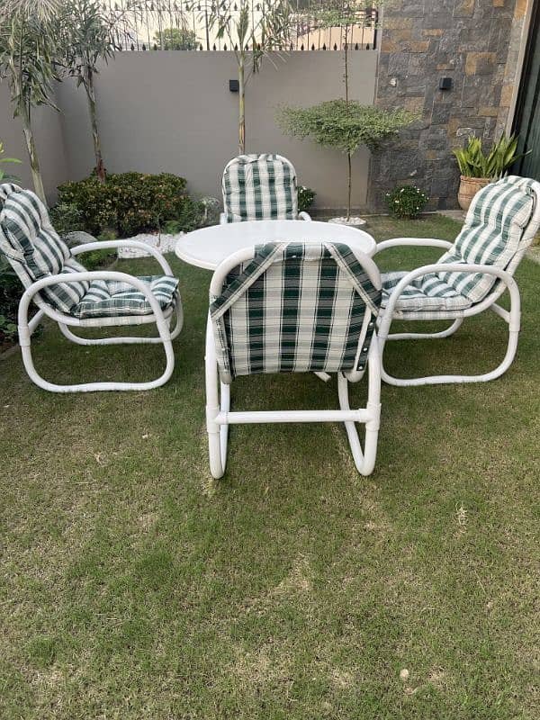 6 Garden chairs with table 3