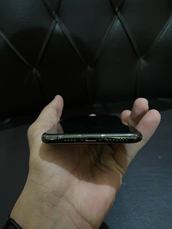 I phone 11 pro Max Non pta 4