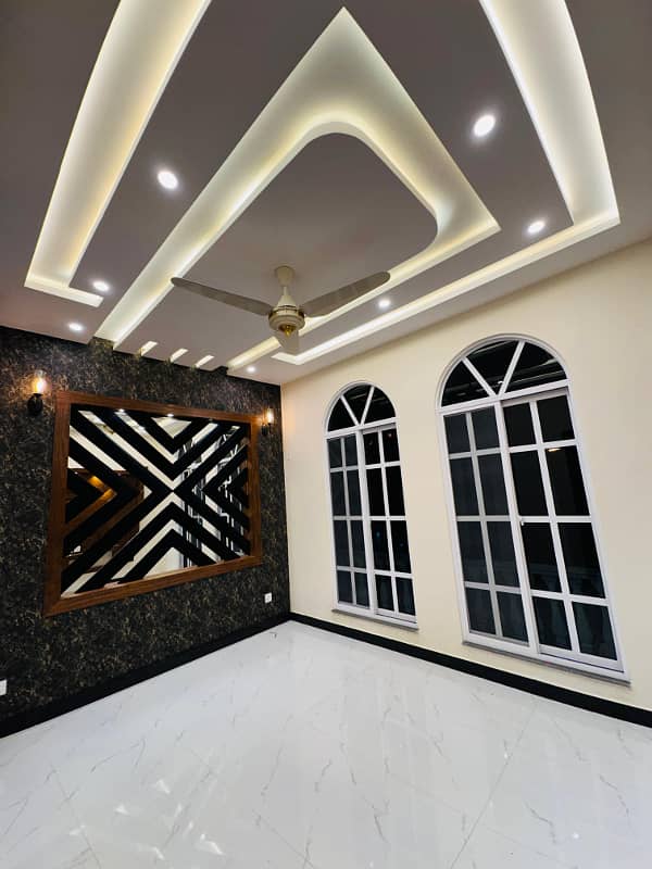 Five Marla Non-Furnished Brand New Spanish House For Sale In Bahria Town, Lahore. 3