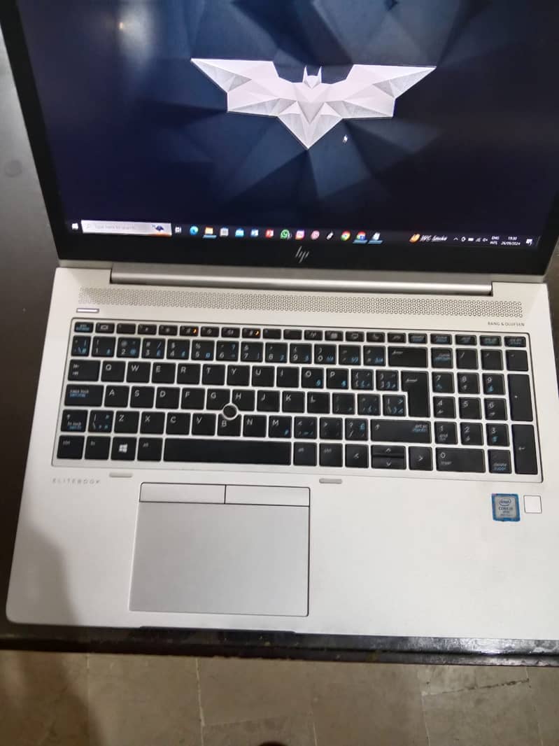 16/512 i5 8th gen vpro processor with fingerprint unlock systemLaptop 2