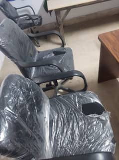 Urgent Sale ! 7 High Quality Rolling Office Chairs ( Negotiable)