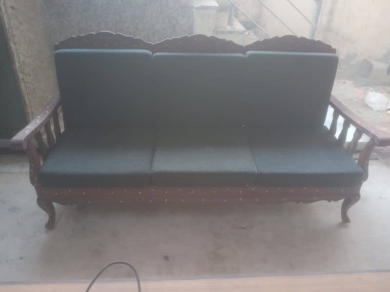 Old Unique style sofa set 5 seater for sale 1