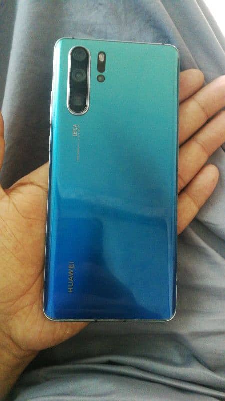 Huawei P30 Pro 8. . 128 2