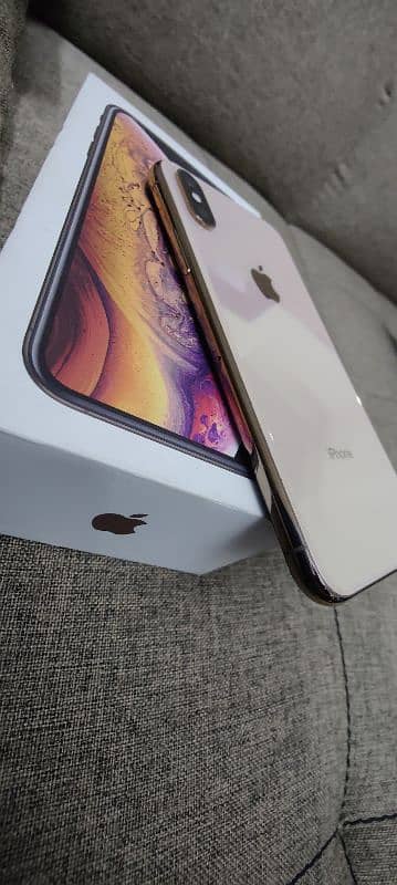 iphone XS PTA approved 64gb Factory unlock 5