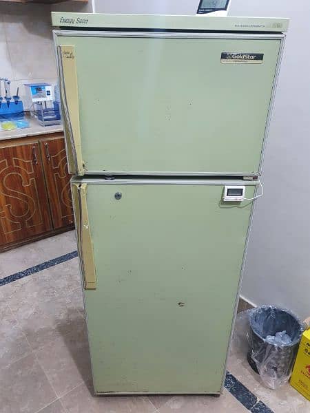 Small fridge 2 doors 2