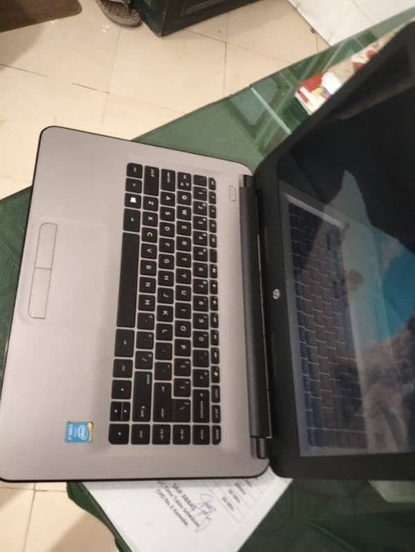 Laptop 8