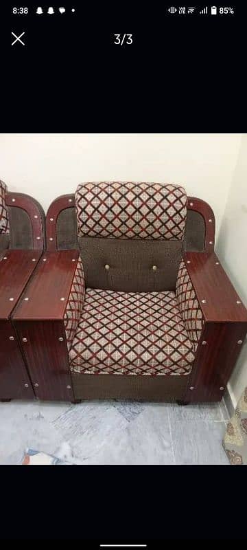 sofa set 3+1+1 and it's good condition 0