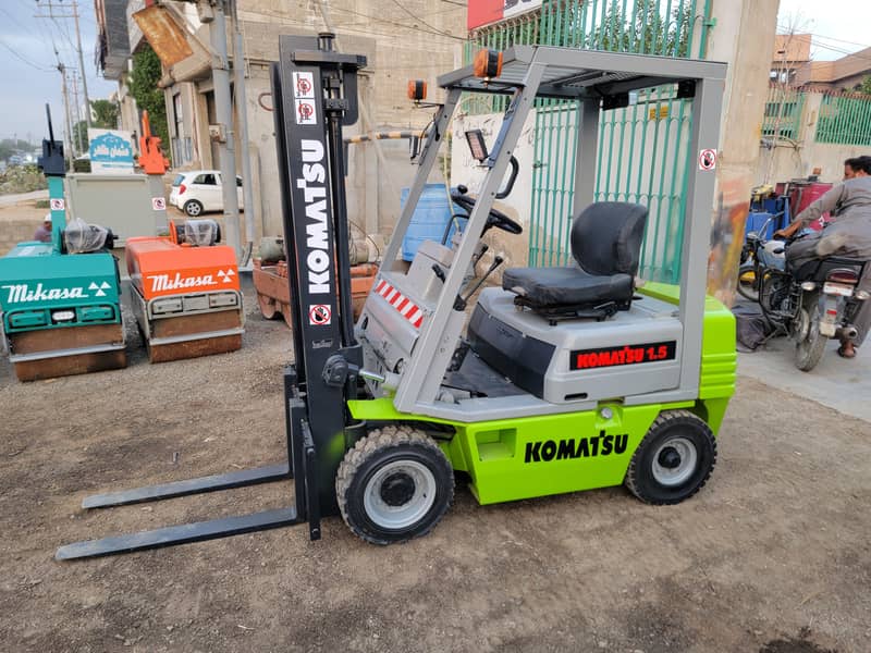 Komatsu 1.5 Ton Forklift Lifter for Sale in Karachi Pakistan at RB 1