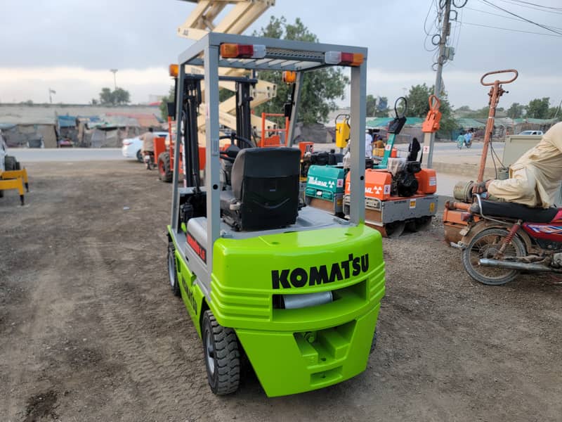 Komatsu 1.5 Ton Forklift Lifter for Sale in Karachi Pakistan at RB 2