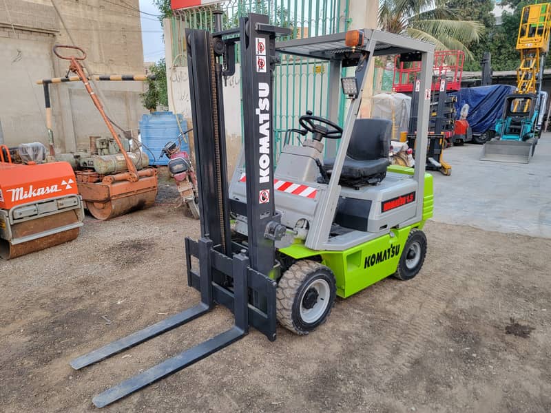 Komatsu 1.5 Ton Forklift Lifter for Sale in Karachi Pakistan at RB 3