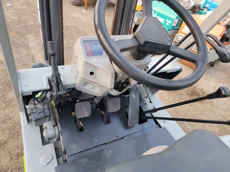 Komatsu 1.5 Ton Forklift Lifter for Sale in Karachi Pakistan at RB 12