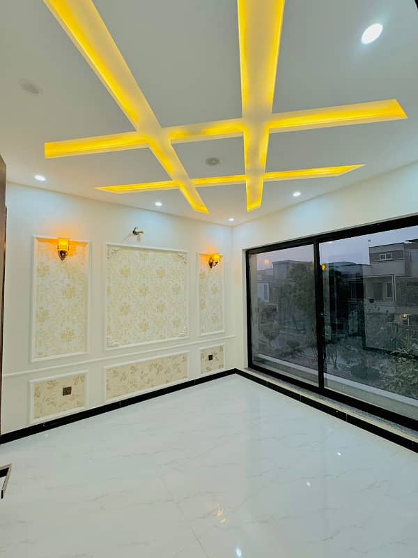 Five Marla Non-Furnished Brand New Corner House For Sale In Bahria Town, Lahore. 6