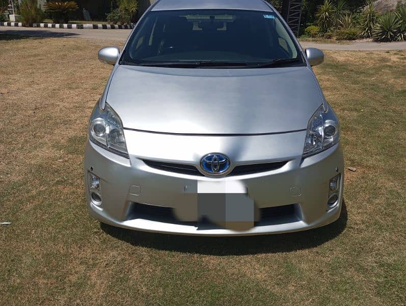 Toyota Prius 2012 For Exchange with Glory 580 Pro 2