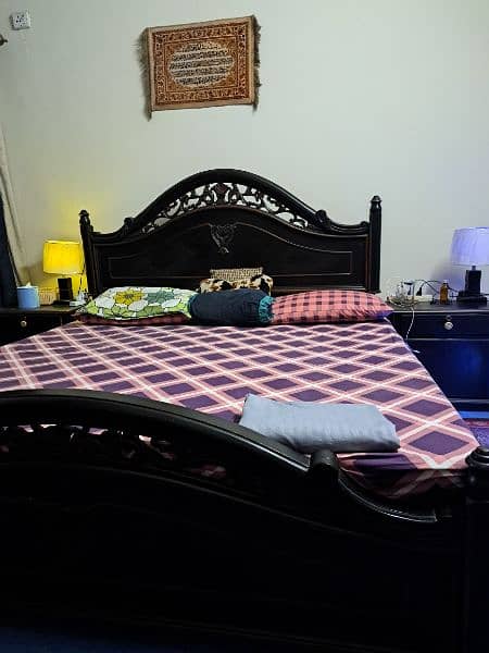 King size bed with side and dressing tables 1