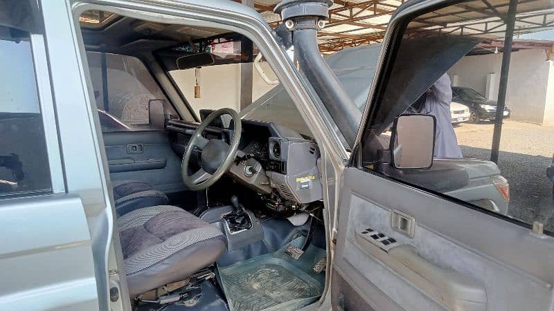 Toyota Land Cruiser 1991 4