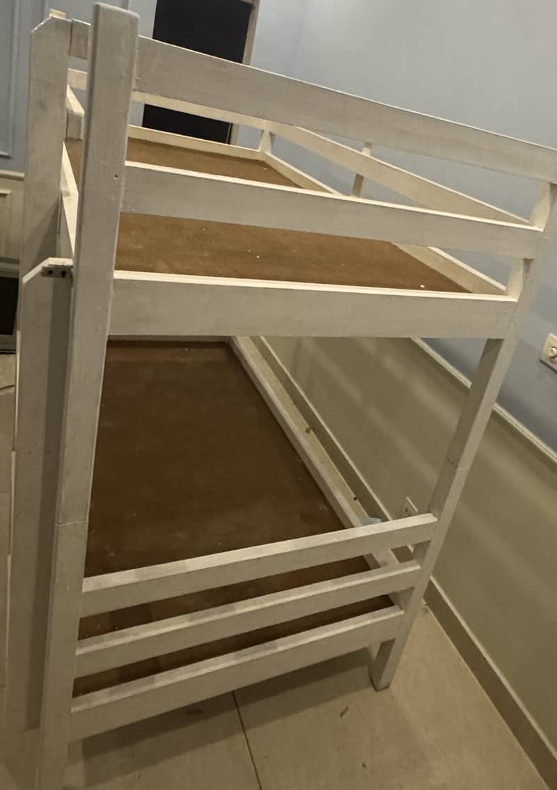 Bunk bed 2 x single.  No mattresses. 1