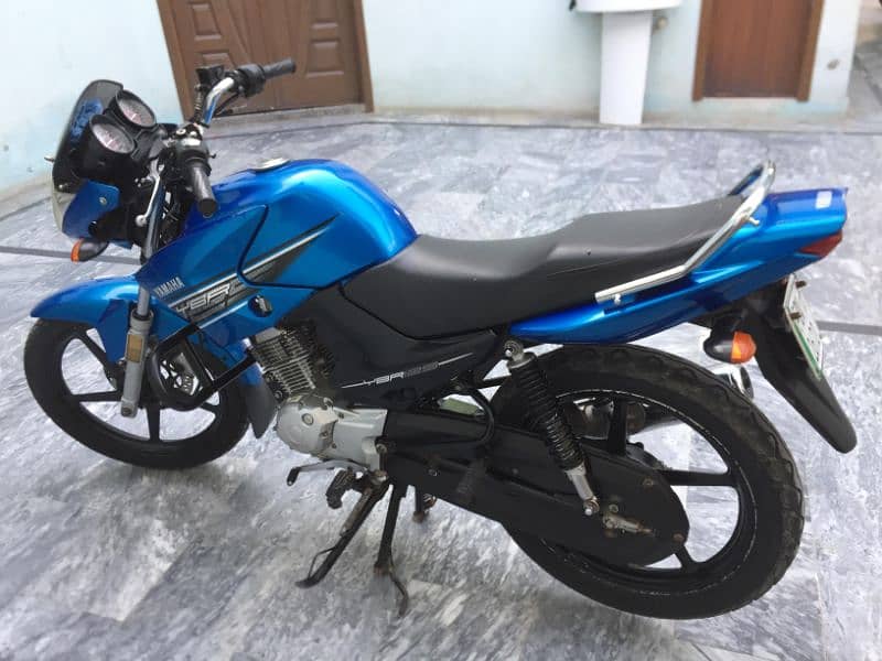 YAMAHA YBR 125 (2017 model) 3