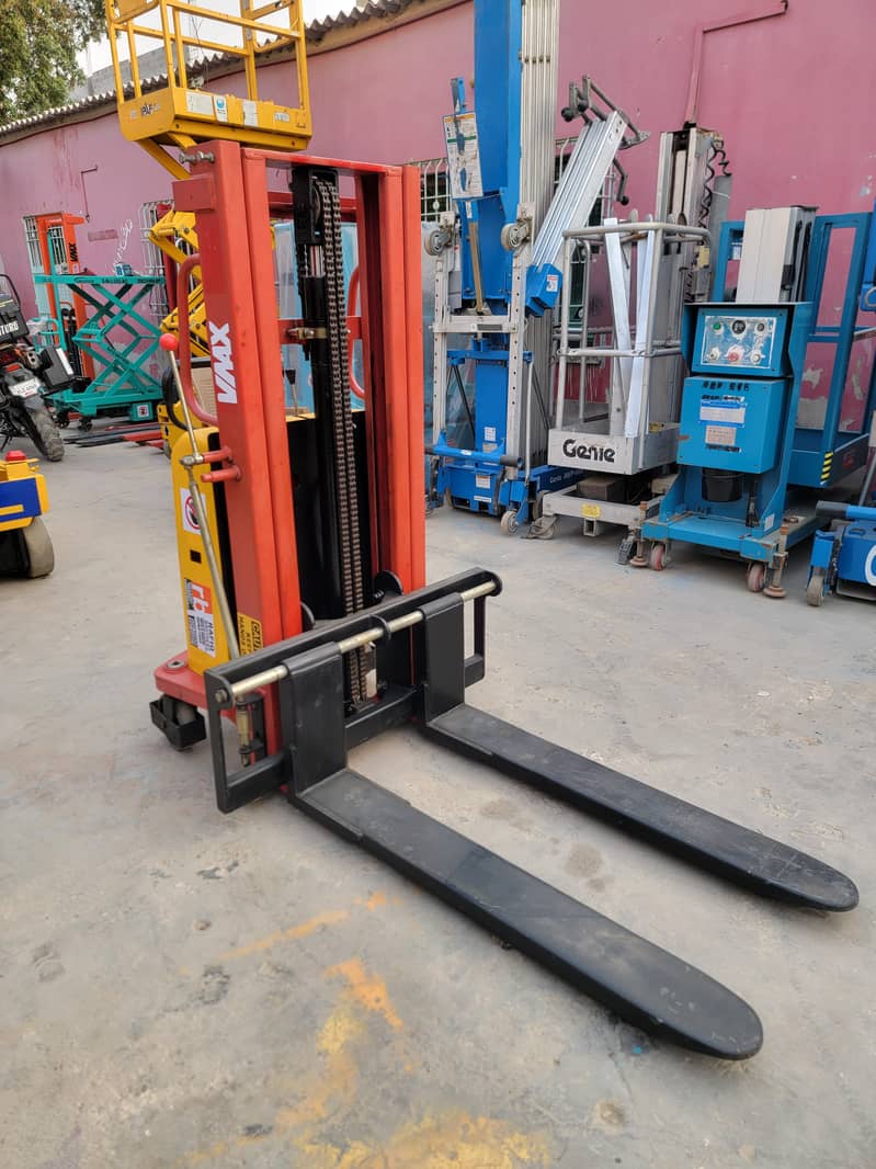 1.5 Ton Semi Electric Pallet Stacker Lifter Forklift for Sale in KHI 4