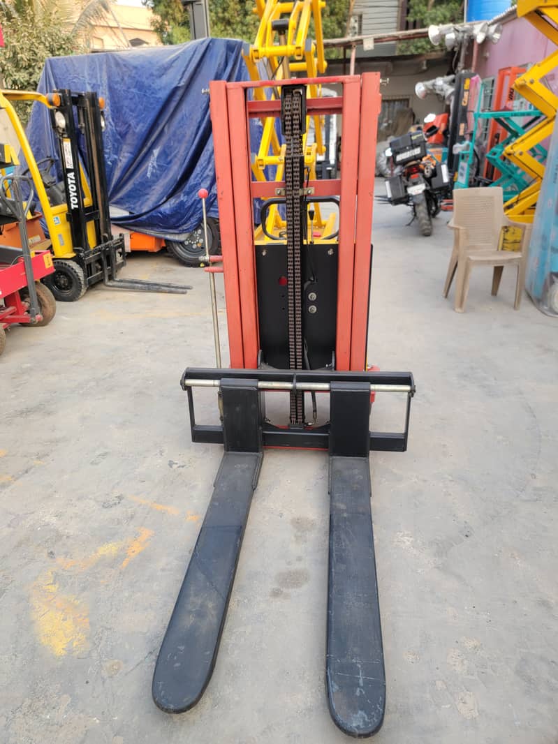 1.5 Ton Semi Electric Pallet Stacker Lifter Forklift for Sale in KHI 5