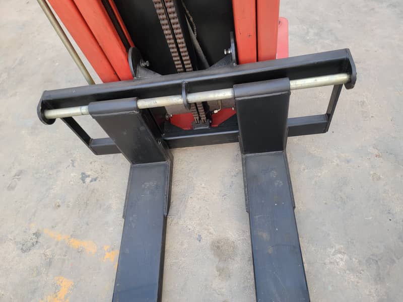 1.5 Ton Semi Electric Pallet Stacker Lifter Forklift for Sale in KHI 14