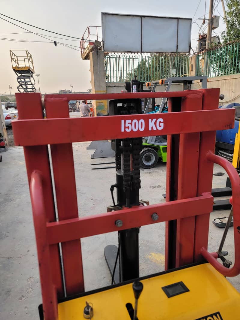 1.5 Ton Semi Electric Pallet Stacker Lifter Forklift for Sale in KHI 16