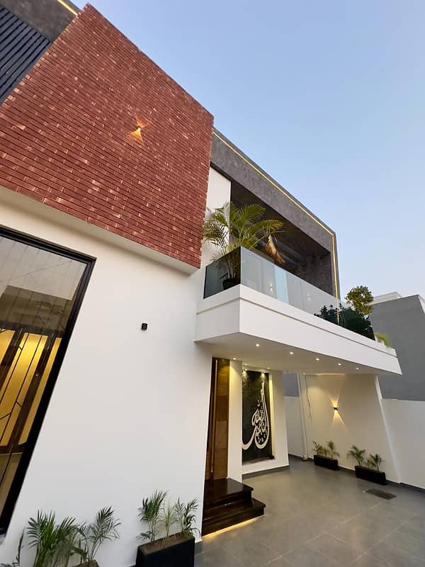 Ten Marla Non-Furnished Brand New Luxurious House For Sale In Bahria Town, Lahore. 23