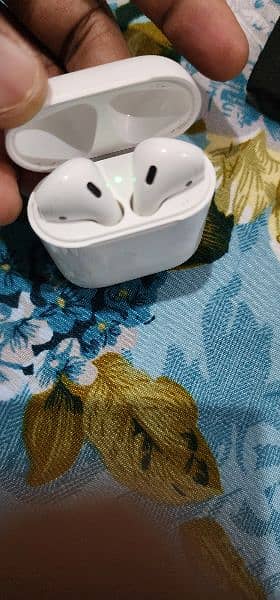 Apple airpods 2 1